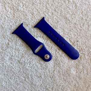  AppleWatch sport band. Fits AppleWatches size 38-41 mm. Color: purple. EUC.